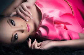 Kỳ Anh Trang đón xuân với sắc hồng quyến rũ