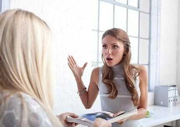 Vợ đối xử quá quắt với mẹ tôi