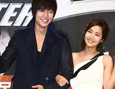 Lee Min Ho cười trước tin đồn chia tay Park Min Young