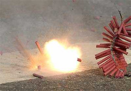 Sợ pháo, cụ bà bỏ nhà đến Quảng Châu đón tết