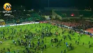 Xem thảm cảnh bóng đá 74 người chết ở Ai Cập