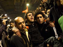 Máu đổ ở Ai Cập: Ngập trong dao, rựa, tông