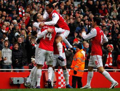 Giải cơn khát, Arsenal nã 7 bàn vào lưới Blackburn