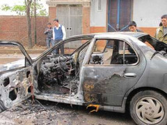 Hà Nội: Thêm một ô tô bùng cháy trên phố