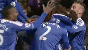 'Quỷ đỏ' hứng nhát kiếm thứ 3 từ David Luiz