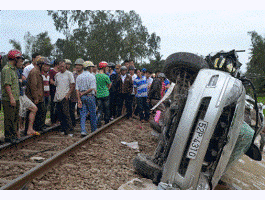 Khởi tố tài xế mải nghe điện thoại làm 4 người chết