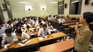 Đổi giờ học: Đến lượt ĐH, CĐ kêu khó thực hiện