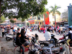 Lại điều chỉnh giờ tan học các trường THPT