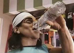 Ngỡ ngàng xe chạy bằng hàng thải của Nadal