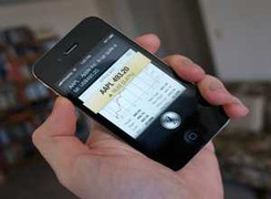 Apple 'chấp' cả Microsoft và Google về... tiền