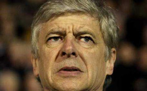 Wenger khuyên FA sử dụng HLV nội