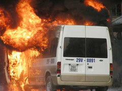 Cháy nổ xe: Nỗi ám ảnh không chỉ ở Việt Nam