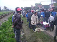 Rồ ga lao vào đoàn tàu đang chạy, 1 người chết tại chỗ