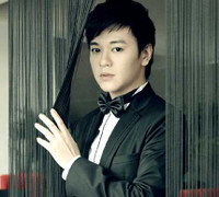 Phan Anh tiết lộ tình đầu và tặng quà độc giả