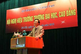 Bộ GD&ĐT cân nhắc đổi lịch thi ĐH, CĐ năm 2012