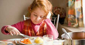 Vì nguyên nhân gì mà trẻ biếng ăn?