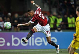 Boateng nã đại bác xé lưới Arsenal