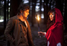 Hotgirl Trang Pháp 'cặp kè' với trai ngoại quốc