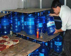 Nước tinh khiết đóng chai: Biết rồi không dám uống