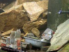 Dùng thuốc nổ giải quyết vụ sạt lở trên Quốc lộ 6