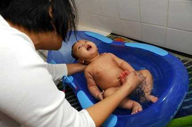 Mẹ bị trầm cảm dìm chết con gái 1 tuổi