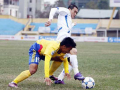 Công Vinh ghi bàn, đội bóng bầu Kiên ca khúc khải hoàn