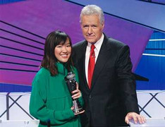 Loại 14 SV quốc tế, nữ sinh Việt giành 100.000 USD