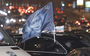 2000 xế hộp diễu hành ủng hộ Putin