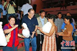 Tổng thống Philippines đang tuyển vợ