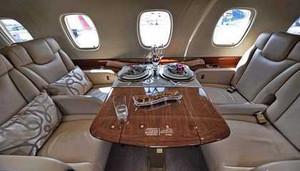 Đột nhập phi cơ bạc triệu của Thành Long