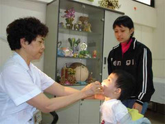 Hoảng hồn vì nhiều trẻ bỗng dưng loét miệng