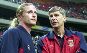 'Sa thải Wenger đi, rồi các người sẽ hối hận!'