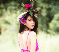 Diện Bikini, Ngọc Trinh biến vườn thành bãi biển