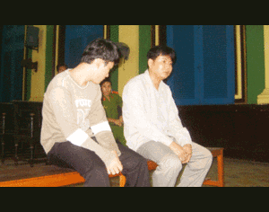 Cướp giật không được chia tiền, gọi điện báo công an