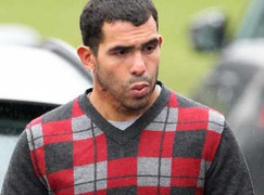 Tevez xin lỗi, 'Munich-gate' đi tới hồi kết