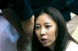 Cô gái nhỏ bé làm thầy của những gã khổng lồ