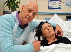 Nghe “Anh yêu em”, vợ chết bỗng dưng... sống lại