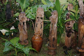 Nháo nhác tin đồn đại gia Việt lùng nhà mồ cổ