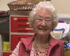 100 tuổi vẫn đứng lớp dạy học