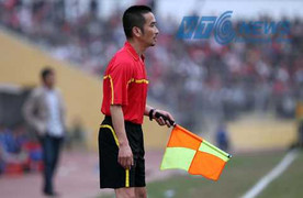 Treo cờ trọng tài tưởng tượng bàn thắng “ma”