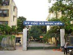 Sinh viên bịt mặt 'tấn công' ký túc xã lúc rạng sáng