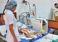 Ngủ chung, con 1 tháng tuổi chết ngạt