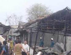 Đốt rác, thiêu luôn cả nhà mình và 41 phòng khác