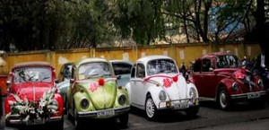 Hà Nội: Đám cưới rước dâu bằng dàn xe cổ