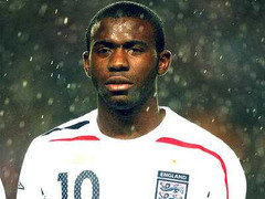 Muamba - 'Chiến binh' khiến thế giới đứng tim