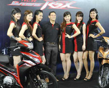 Tổng giám đốc Honda 'viên mãn' trong 'vòng vây' hotgirl