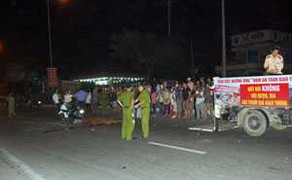 Đà Nẵng: Bị xe khách cán, hai người thương vong