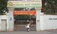 Bị nhắc nhở, trò đánh thầy sưng tay