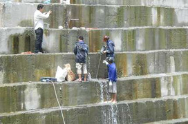 Video: Nước xối xả chảy qua khe nứt đập Sông Tranh 2