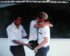 Xử lý nam sinh quay video cảnh đùa giỡn dung tục